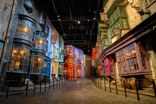 Diagon Alley Fragrance Oil Blend (Cinnamon, Lemon, Cedarwood)